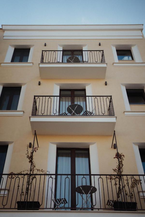 La Dimora Dei Walori Hotel Bisceglie Bagian luar foto